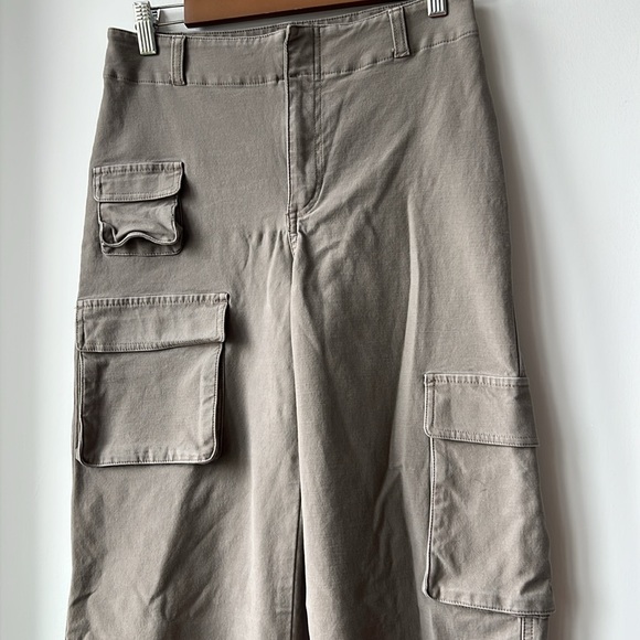 Aritzia TNA Pants - Picture 2 of 7